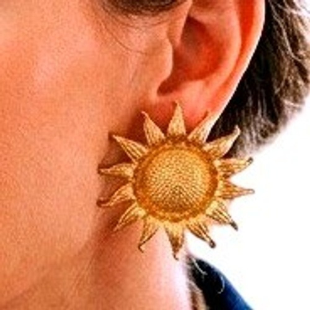 Sue Ellen Gold Tone Sunflower Clip On Earrings Large Statement Floral Textured
